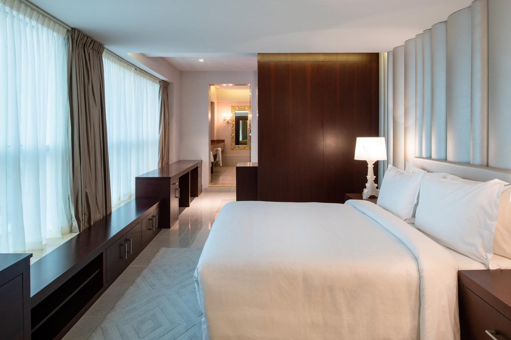 Four Points By Sheraton Sharjah Exterior photo