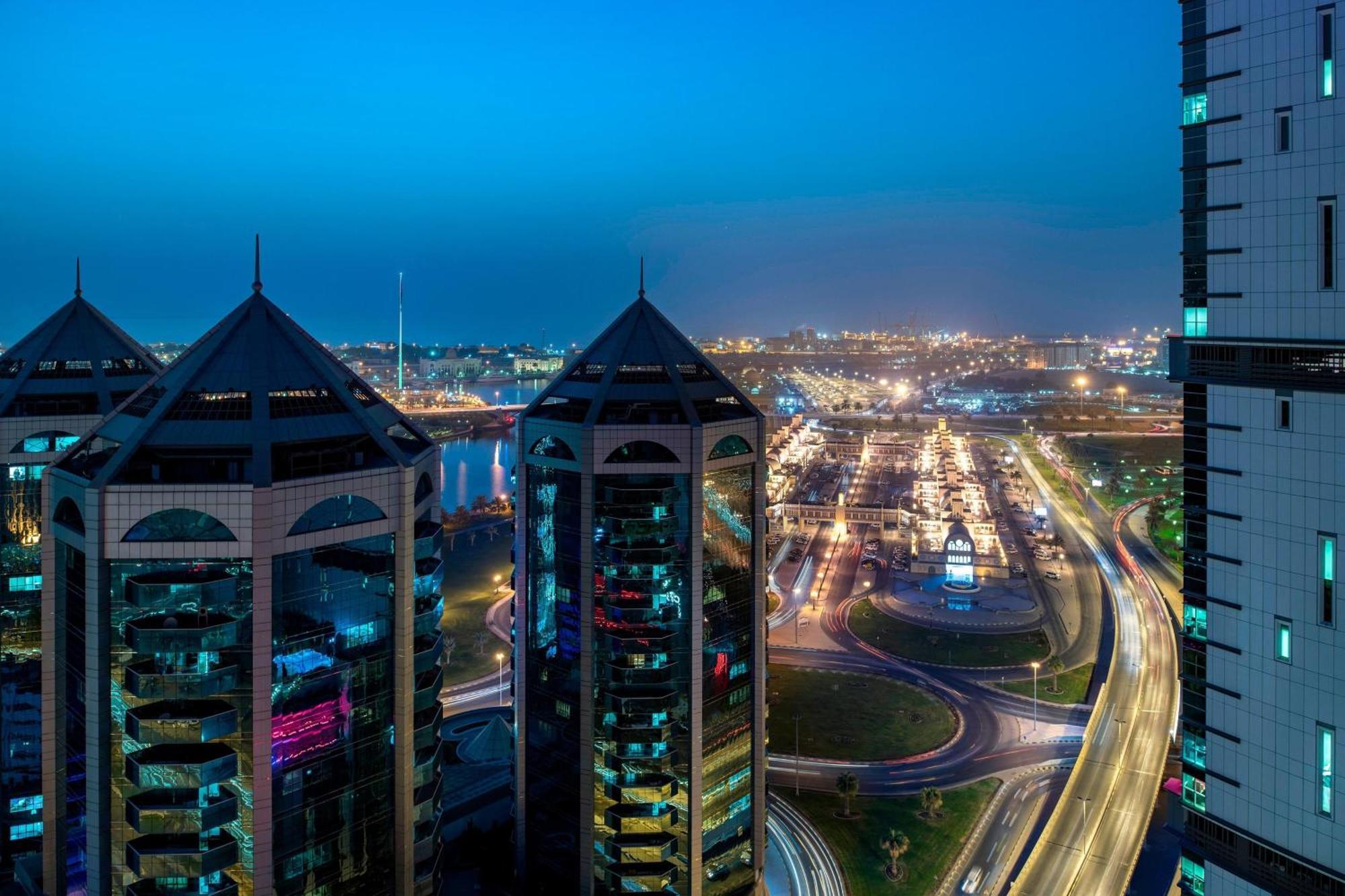 Four Points By Sheraton Sharjah Exterior photo